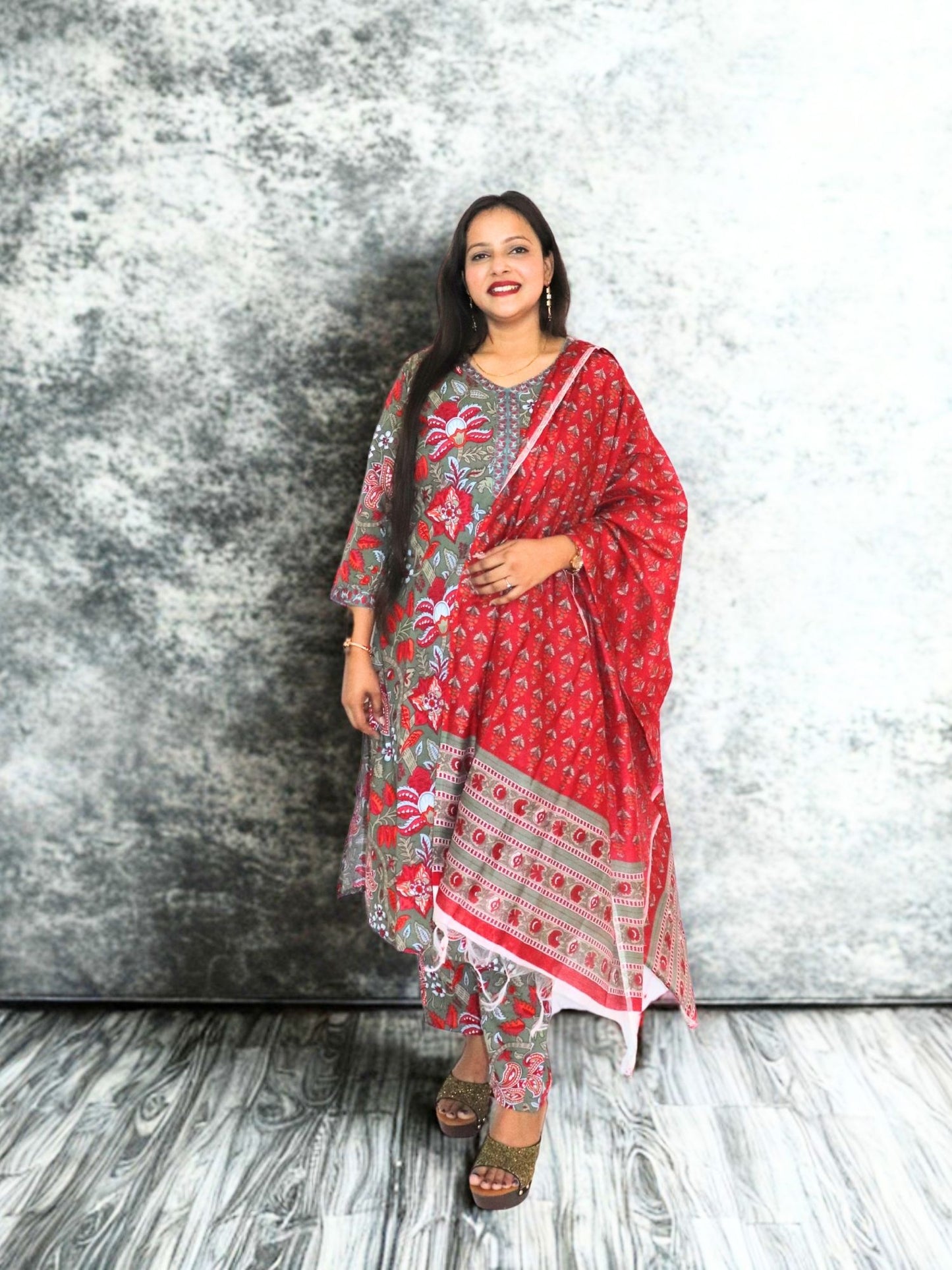 Women Straight Printed Kurta and Pant Set with Dupatta