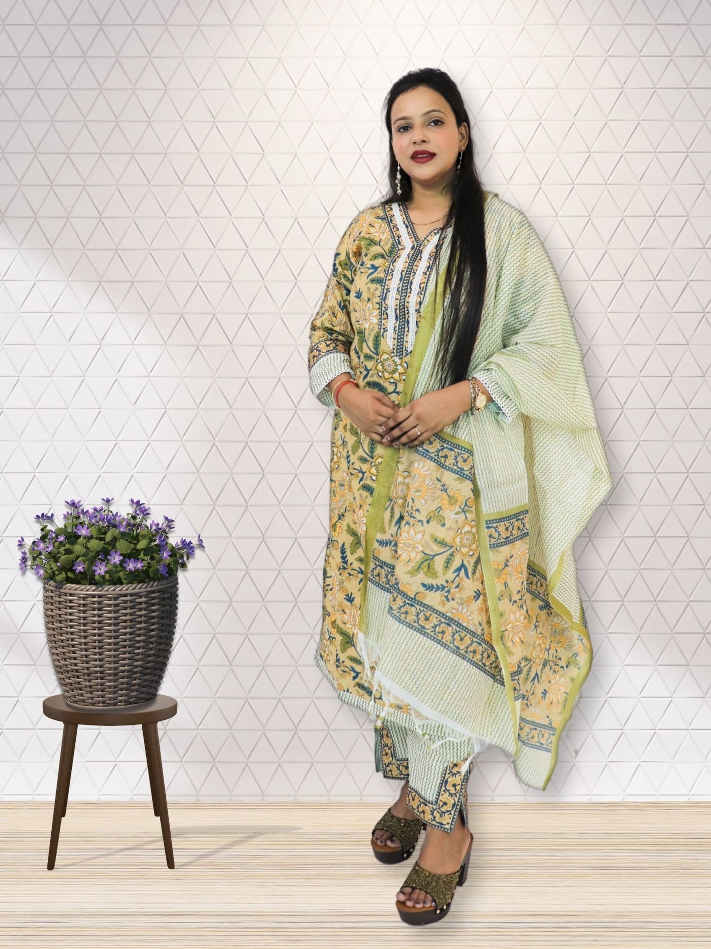Women Viscose Kalmkari Printed Kurta Pant With Dupatta