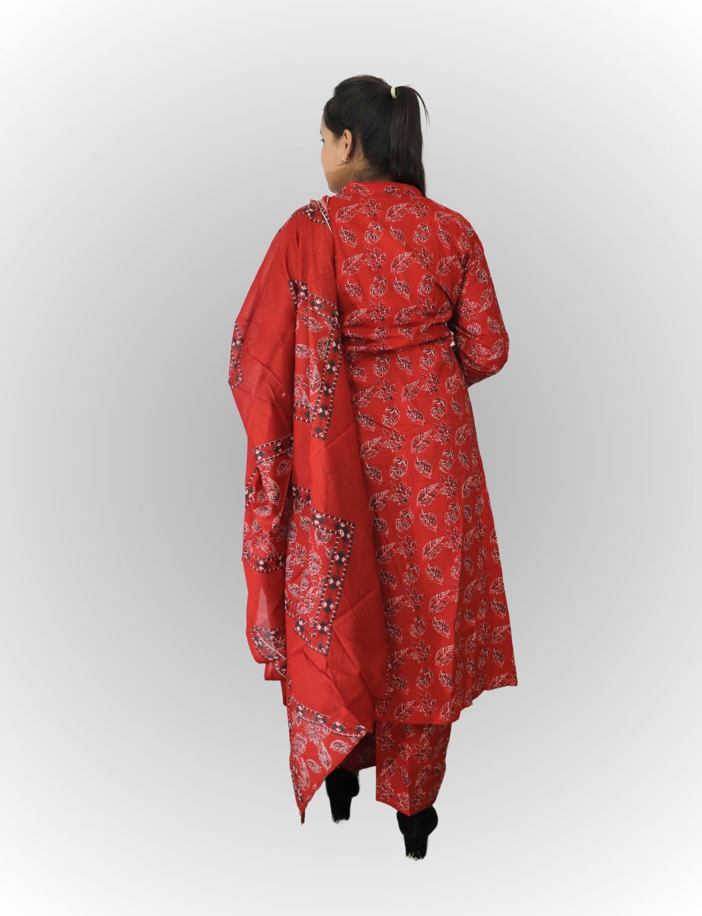 Traditional Red Cotton Salwar Suit Set with Floral Print, 3/4 Sleeves