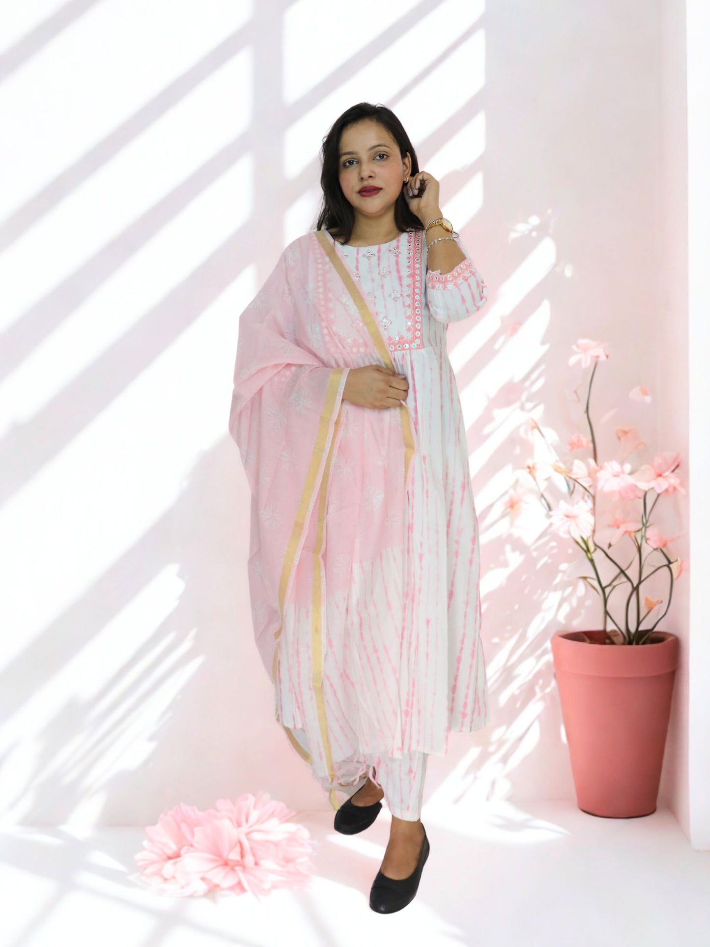 Women Viscose Printed Kurta Pant With Dupatta