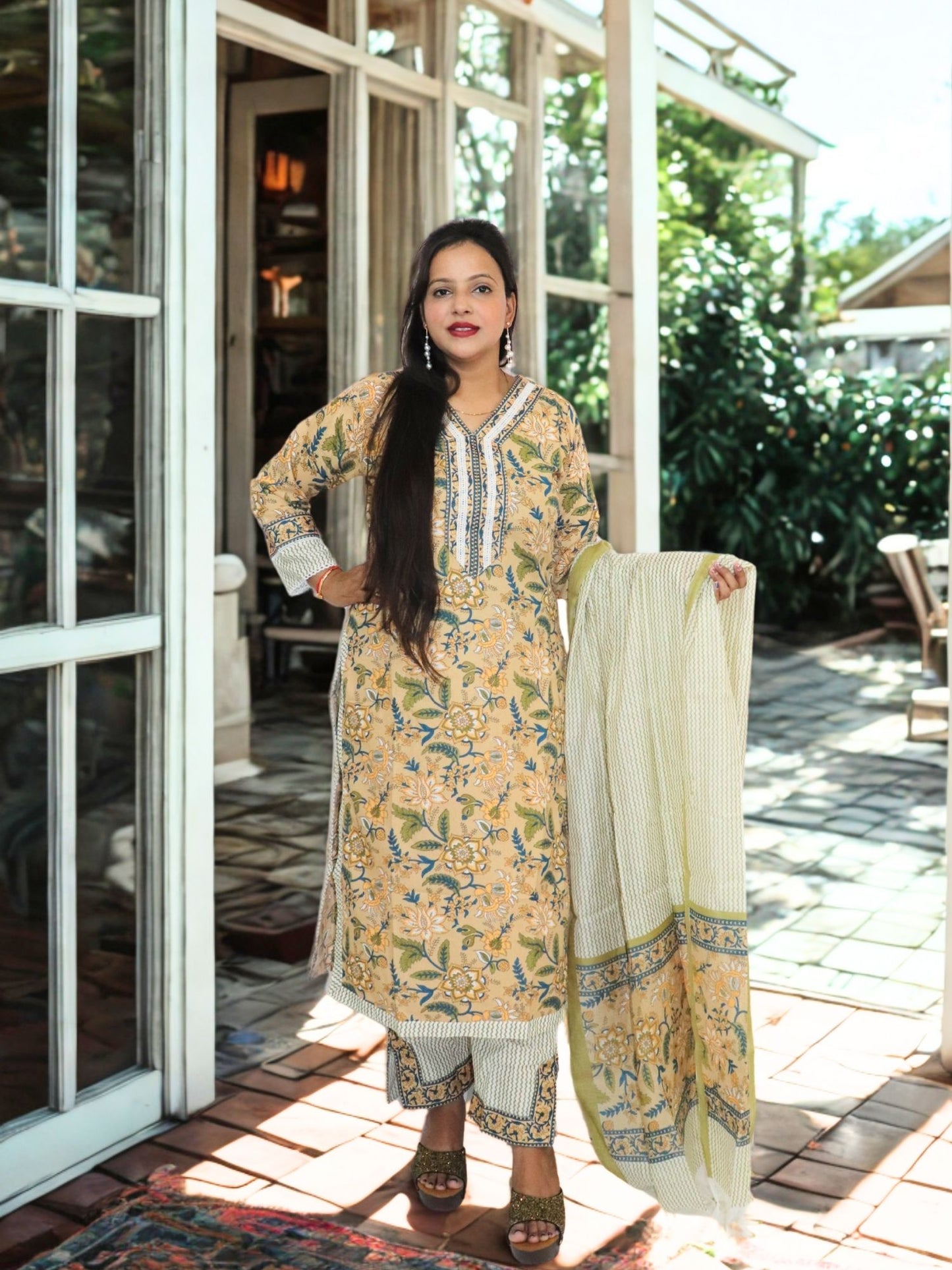 Women Viscose Kalmkari Printed Kurta Pant With Dupatta