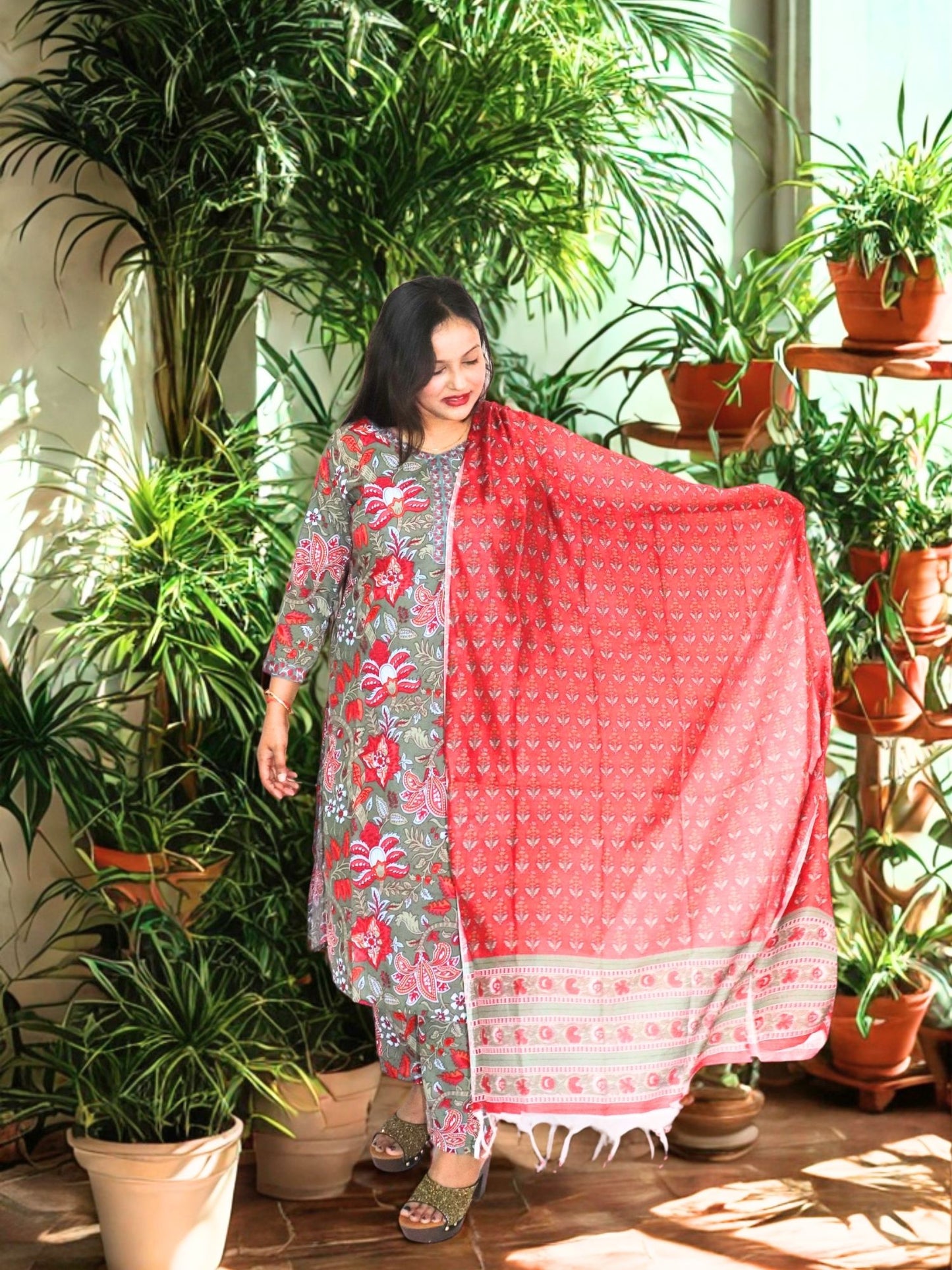 Women Straight Printed Kurta and Pant Set with Dupatta