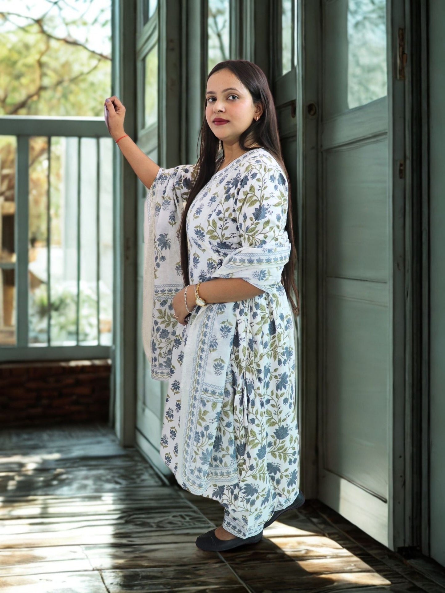 Women Viscose Printed Kurta Pant With Dupatta