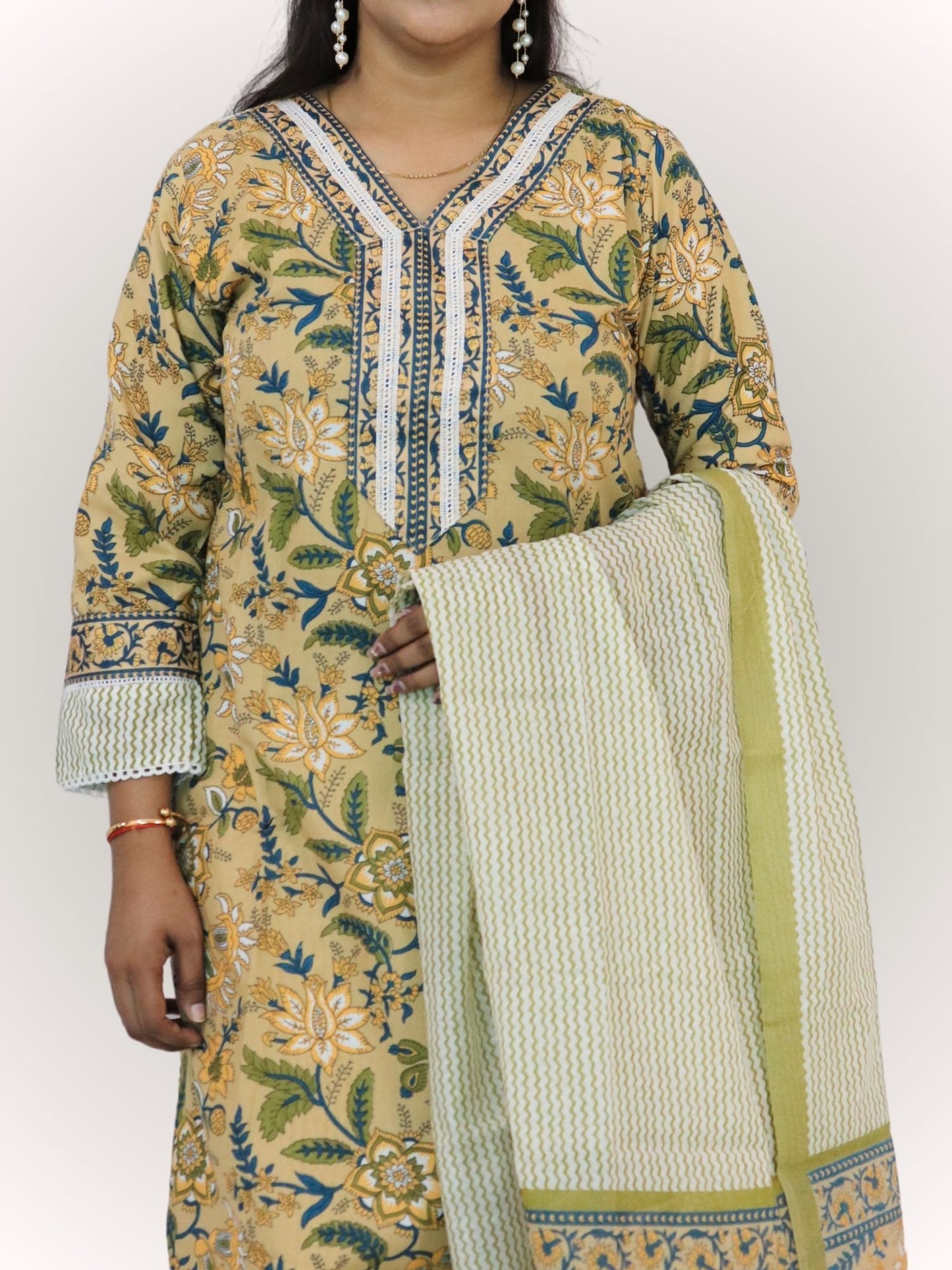 Women Viscose Kalmkari Printed Kurta Pant With Dupatta