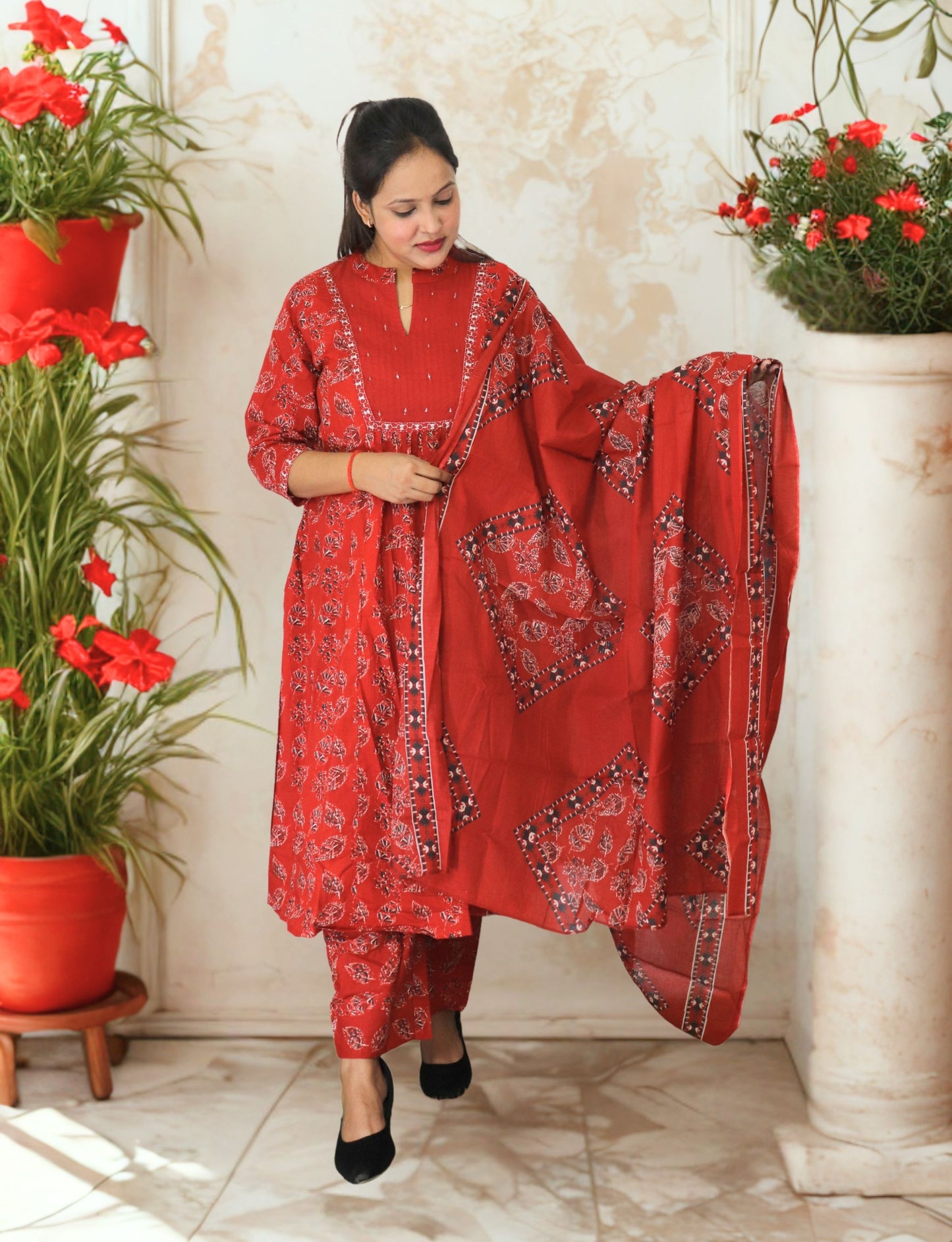 Traditional Red Cotton Salwar Suit Set with Floral Print, 3/4 Sleeves