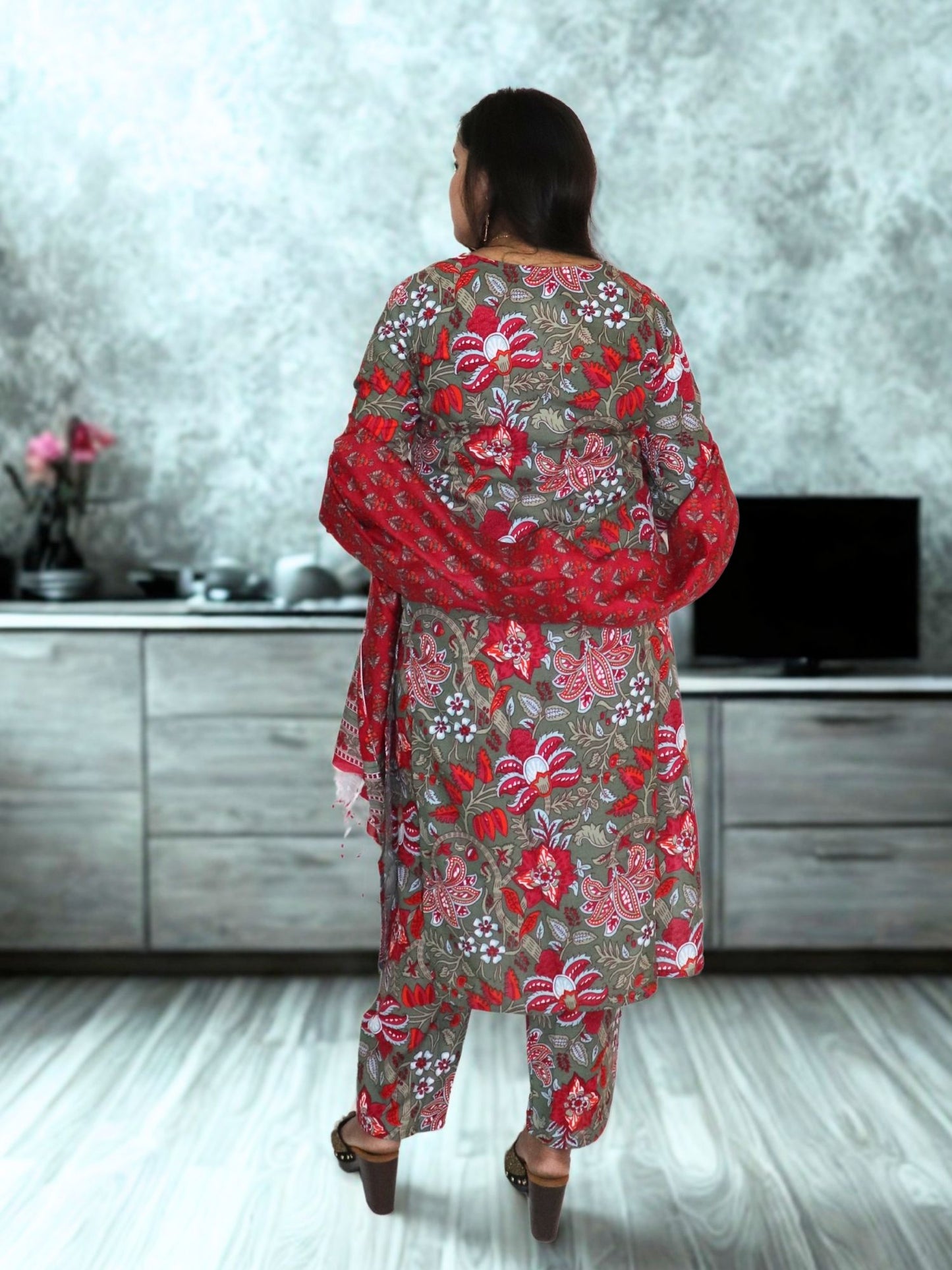 Women Straight Printed Kurta and Pant Set with Dupatta