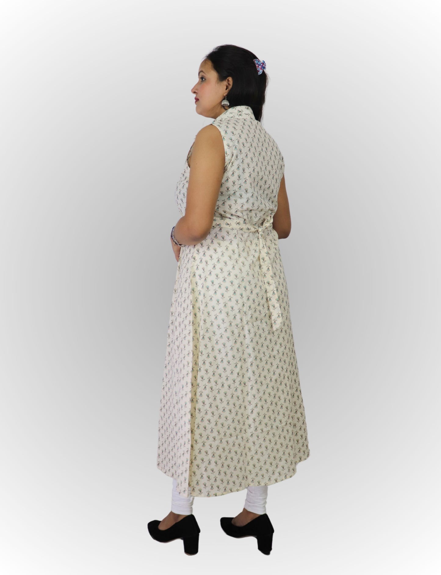 Vedickulture Floral Print Sleeveless Long A-line Kurties, Cotton, Off-White, Collared Neck with Belt