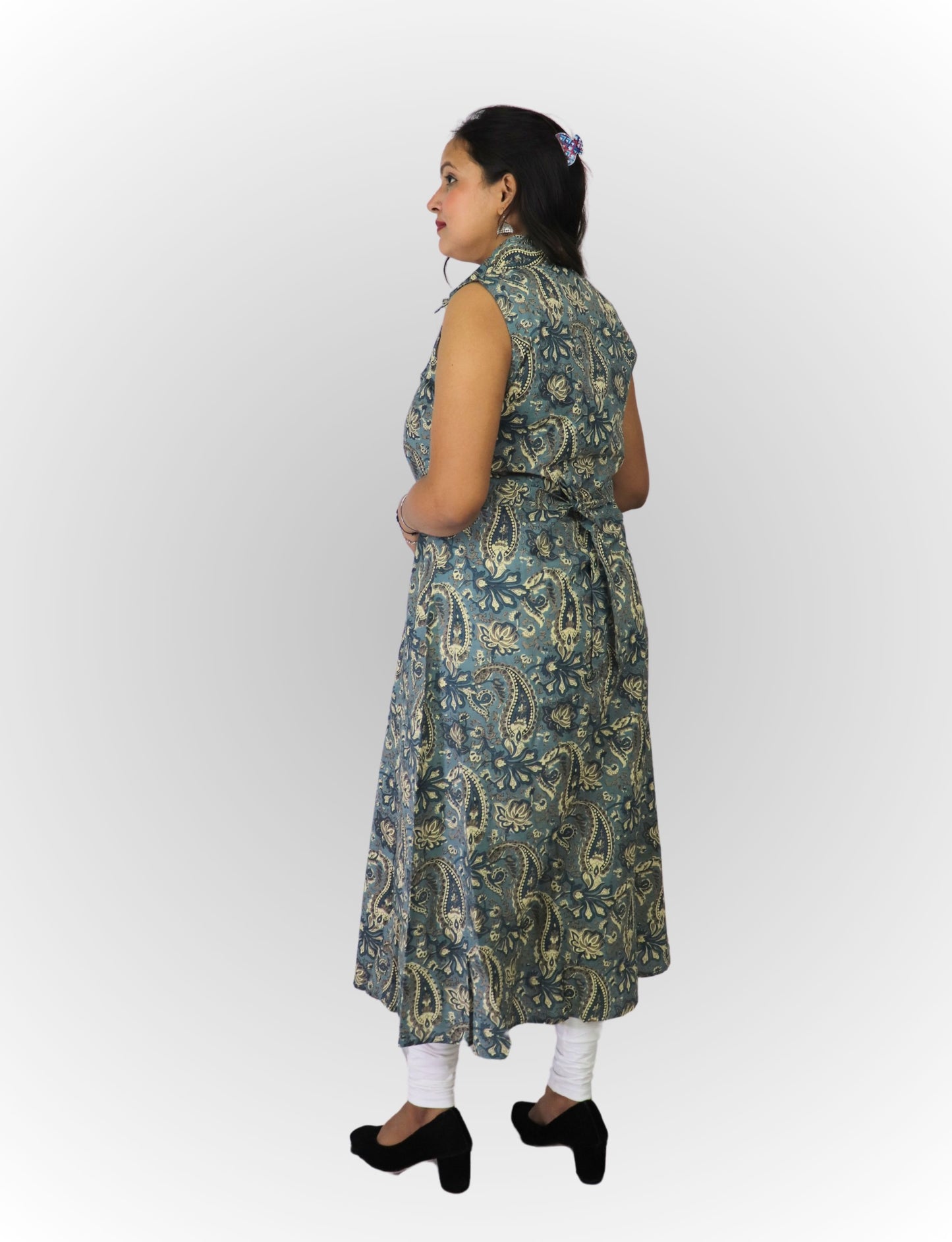 Vedickulture Sleeveless Long A-line Kurta with Paisley Print, Blue and Cream, V-Neck Collar with Belt
