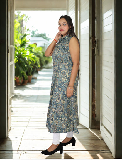 Vedickulture Sleeveless Long A-line Kurta with Paisley Print, Blue and Cream, V-Neck Collar with Belt