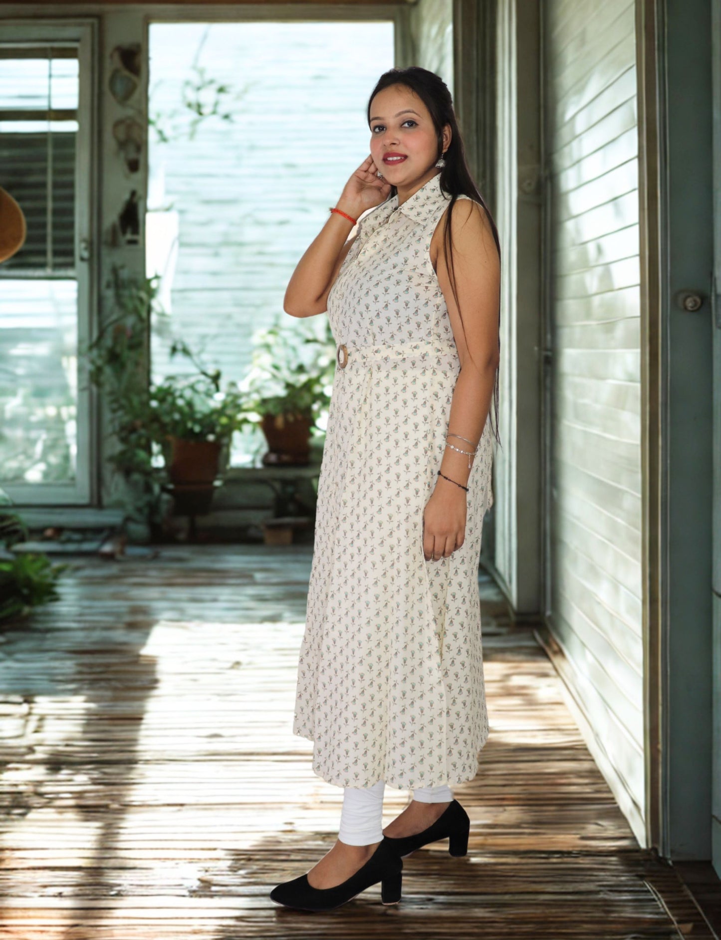 Vedickulture Floral Print Sleeveless Long A-line Kurties, Cotton, Off-White, Collared Neck with Belt