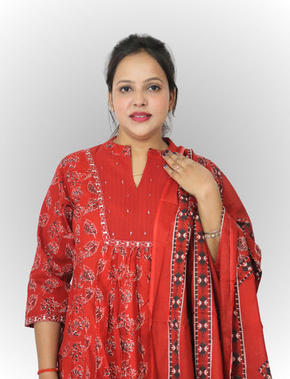 Traditional Red Cotton Salwar Suit Set with Floral Print, 3/4 Sleeves