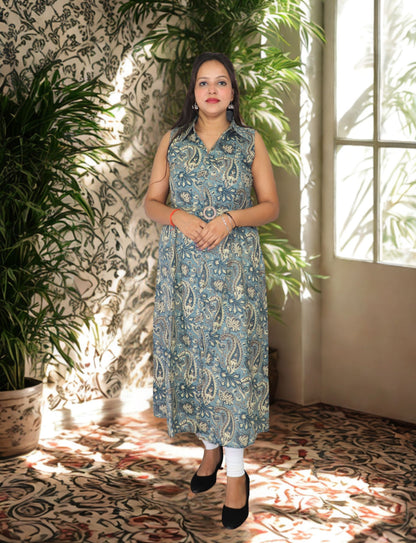 Vedickulture Sleeveless Long A-line Kurta with Paisley Print, Blue and Cream, V-Neck Collar with Belt